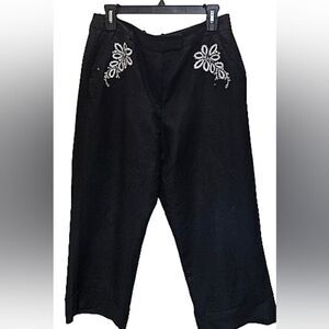 Larry Levine Black Linen-Blend Cuffed Capri Pants.